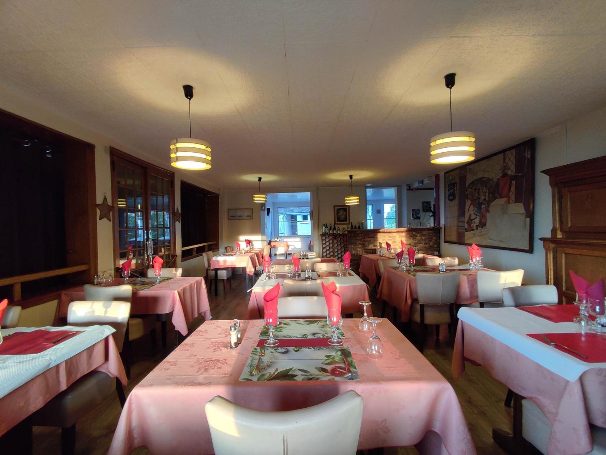 Aux Trois Rois Hotel Pont-Sur-Yonne Exterior photo