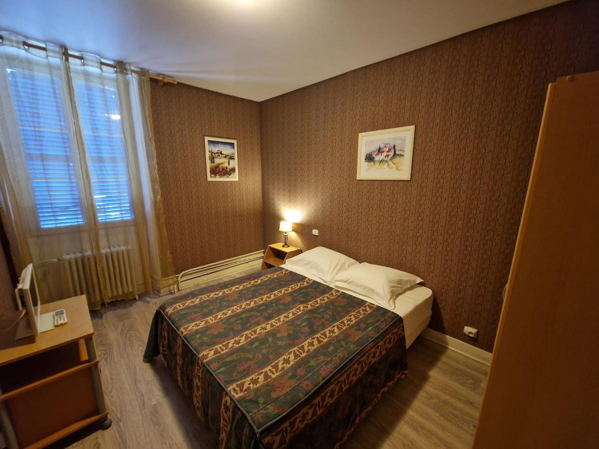 Aux Trois Rois Hotel Pont-Sur-Yonne Exterior photo