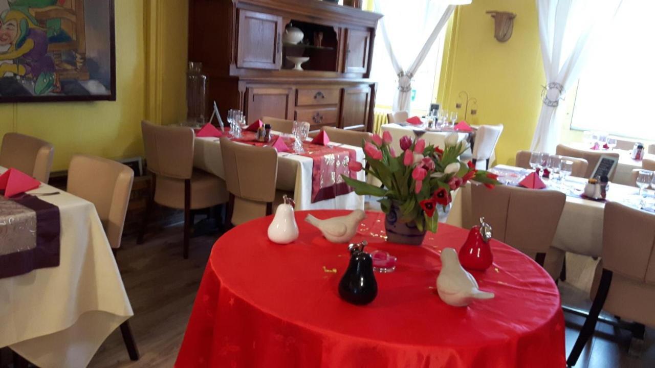Aux Trois Rois Hotel Pont-Sur-Yonne Exterior photo
